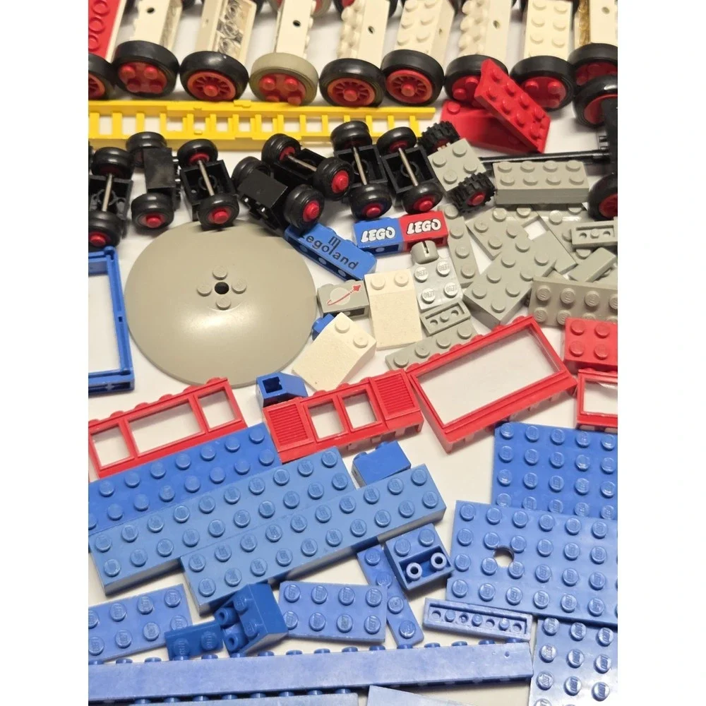 VINTAGE LEGO CLASSIC Space Legoland Town Lot Set Parts Wheels Windows Bricks